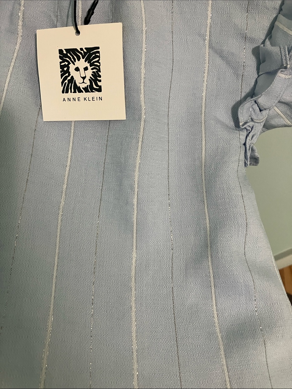 Anne Klein Light Blue Striped Ruffle Sleeve Blouse NWT size M - Picture 4 of 4